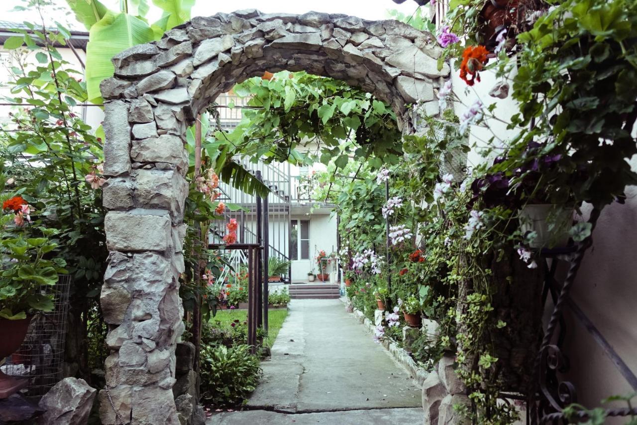 Гостевой Дом Летний Сад Soukhoumi Extérieur photo