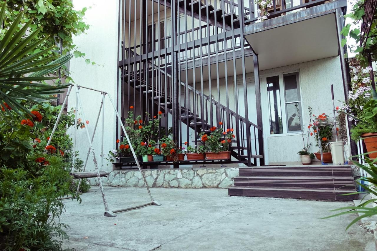Гостевой Дом Летний Сад Soukhoumi Extérieur photo