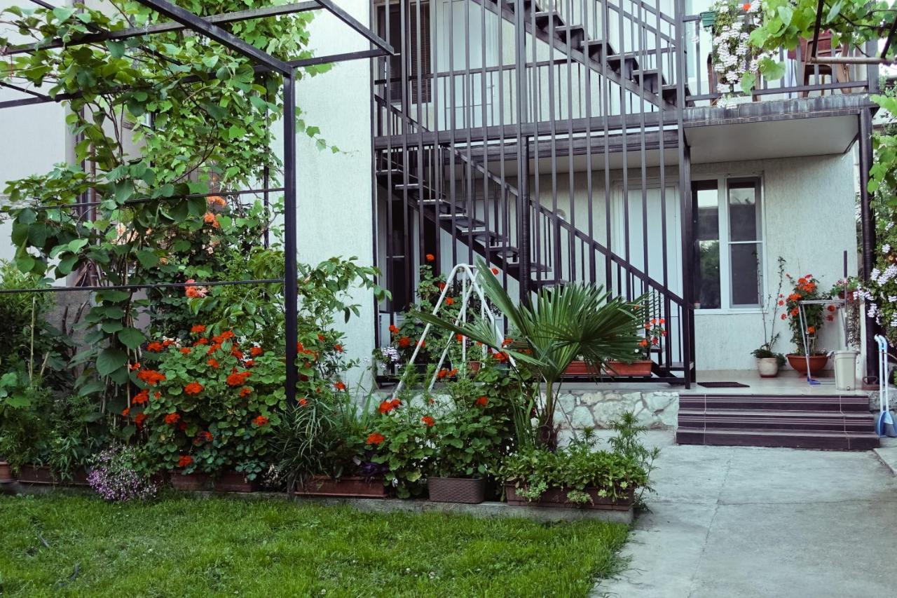 Гостевой Дом Летний Сад Soukhoumi Extérieur photo